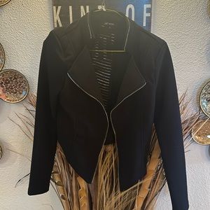 5 for $25- Back cutout zipper detail jacket